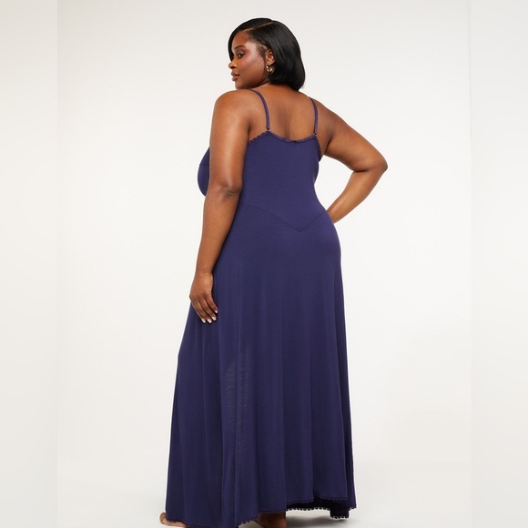 SALVAGE X FENTY A Peek Behind The Lace Maxi Slip - Picture 3 of 12